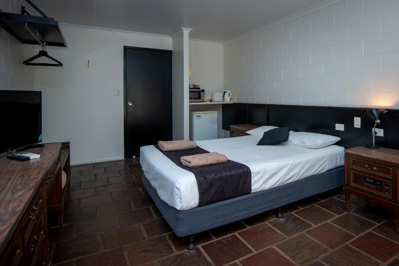 Longreach Most Central Motel Exterior foto